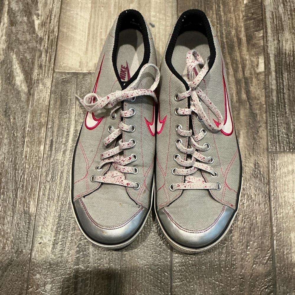 Retro 2009 Nike Women's Gray and Pink Sneakers Size 8.5 - Picture 6 of 12